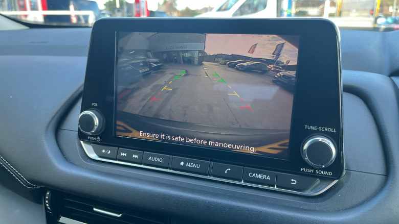 Nissan Qashqai 1.3 DiG-T MH Acenta Premium 5dr Petrol Hatchback